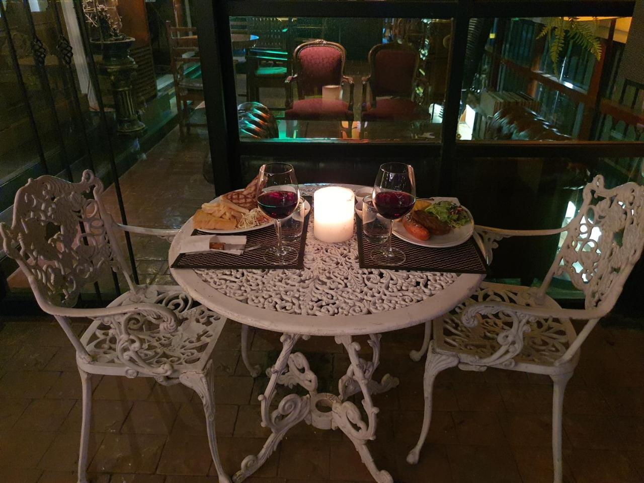 Siam Champs Elyseesi Unique Hotel 1