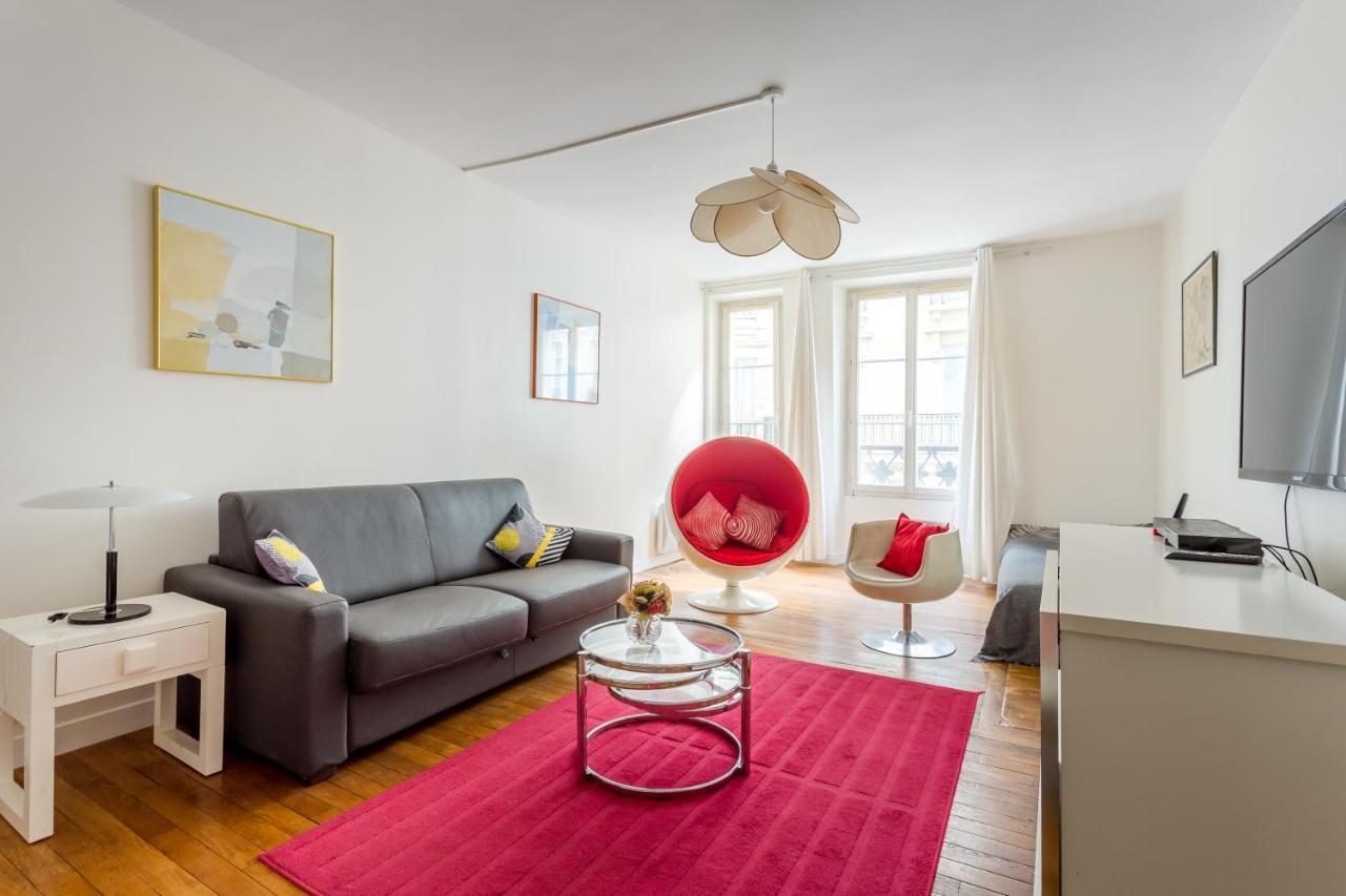 Saint Honore Louvre with AC 1