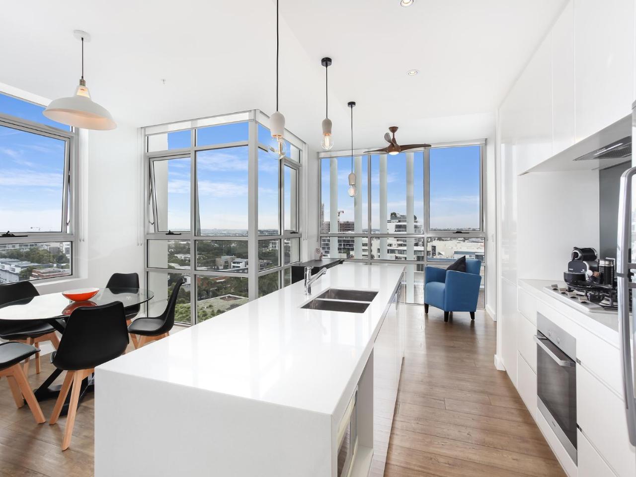 As the Sun Sets - Modern And Spacious 2br Zetland Apartment Facing the Setting Sun 2