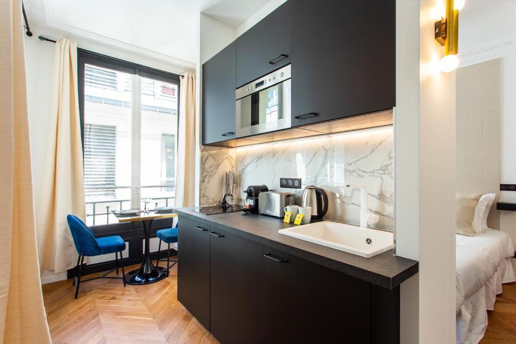 Cmg Champs Elysees - Boetie 5 1