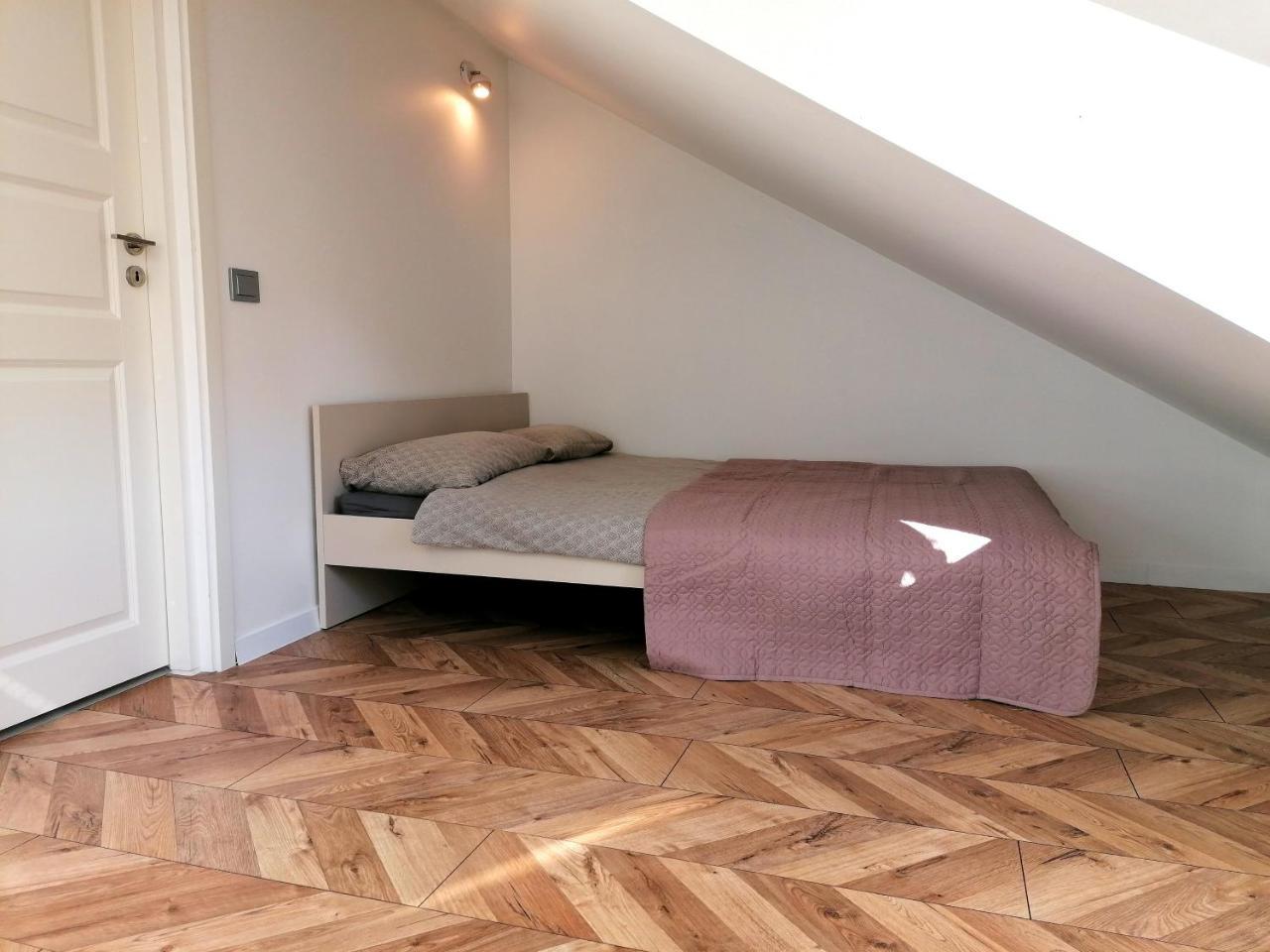 House 22a Apartments 1