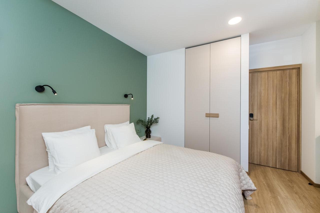 River City Apartments No 2 by Urban Rent 2