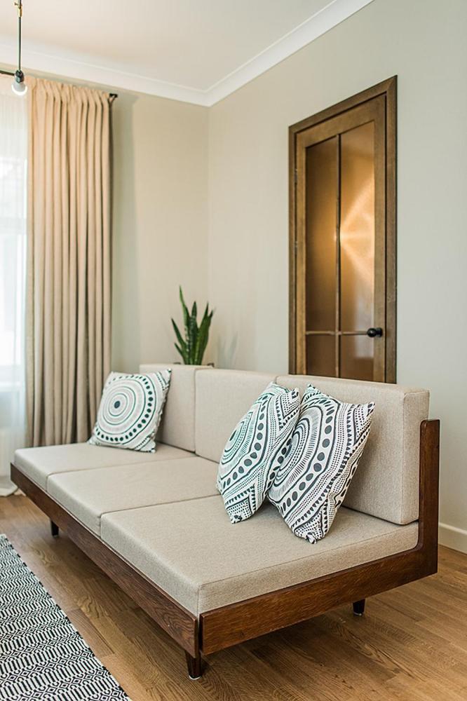 Kaunas Town Hall Apartment 5 by Urban Rent 2