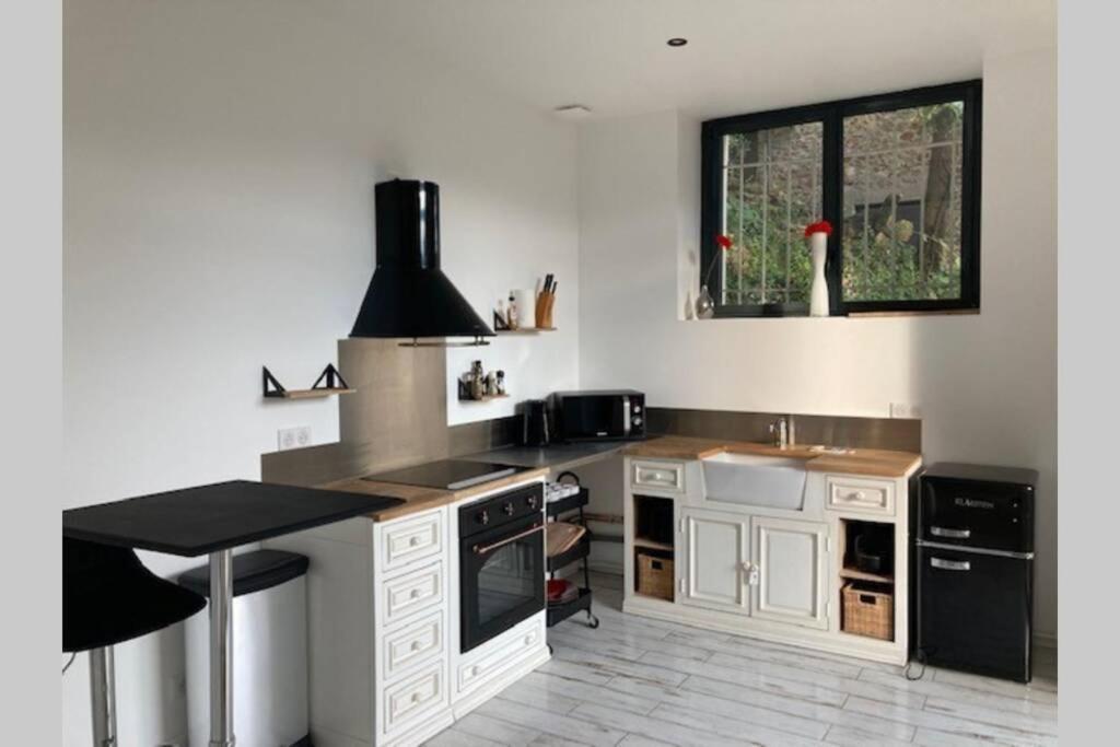 T3 En Rez-De-Jardin de la Villa Ste Marie 2