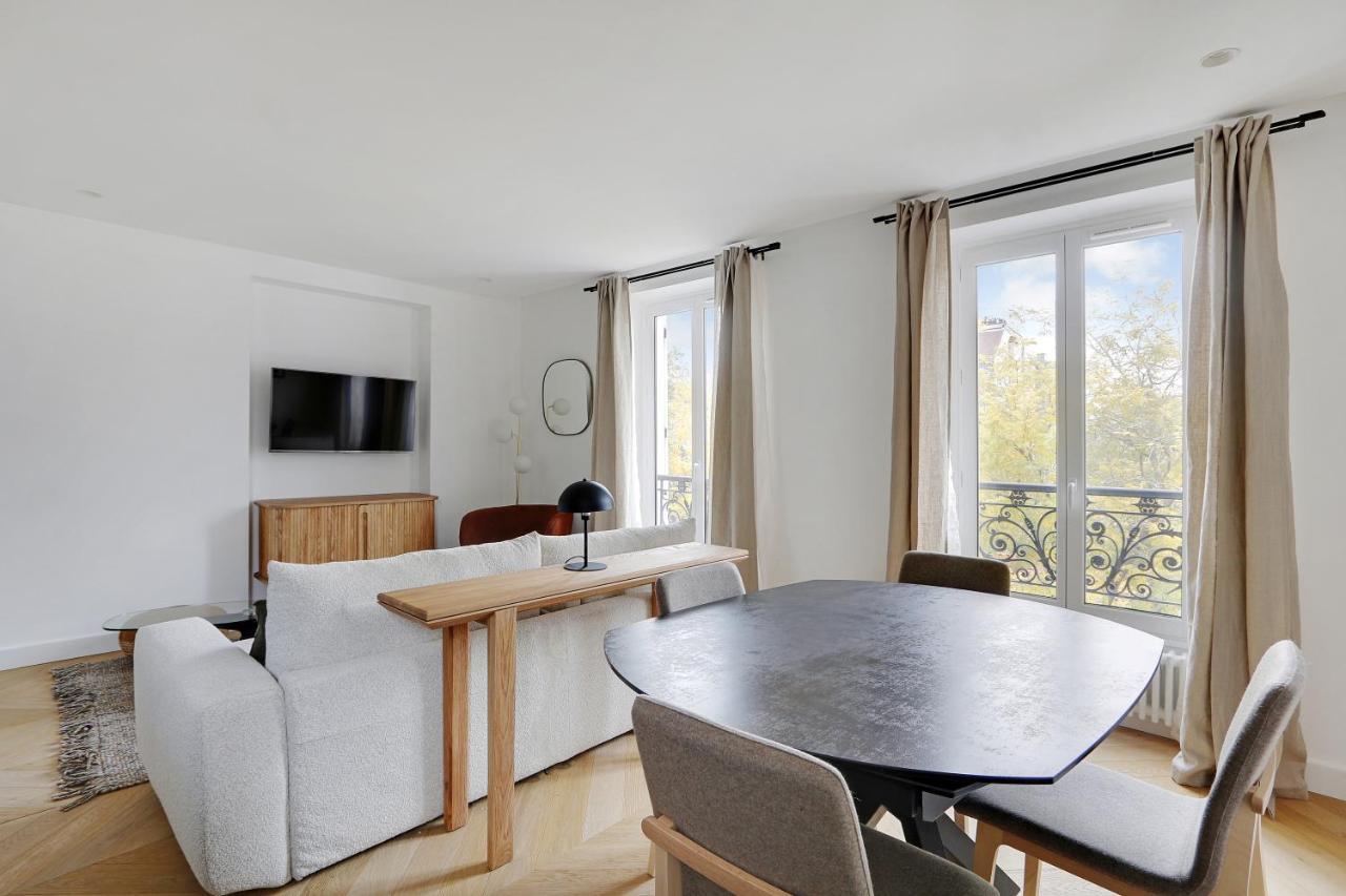 Pick a Flat's Apartment on Place du Tertre 2