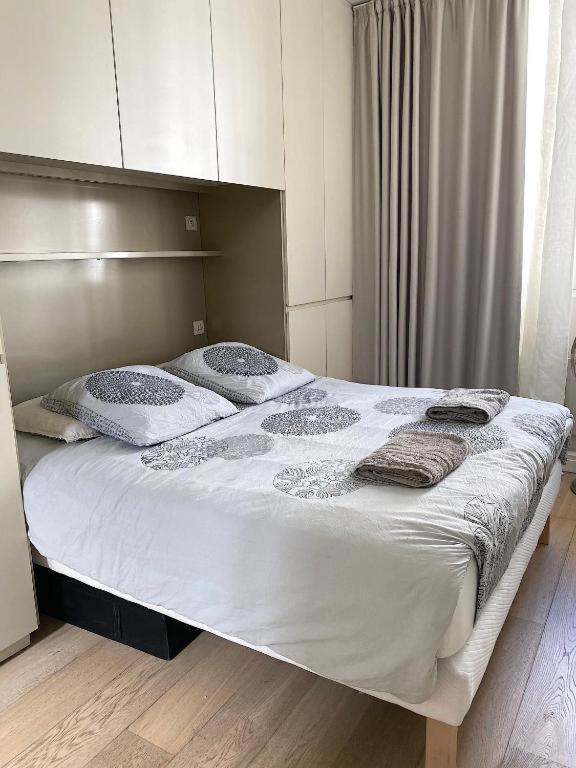 My Trip in Paris - Eiffel Tower 1