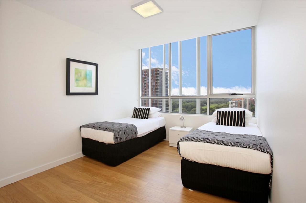 Gadigal Groove - Modern And Bright 3br Executive Apartment in Zetland with Views 1