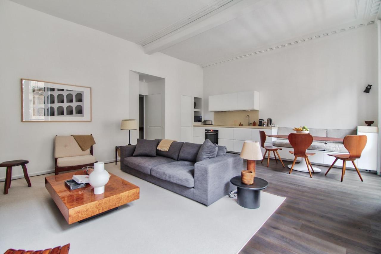 Modern Apt 3bdr/3bath - Louvre Museum/Tuileries 2