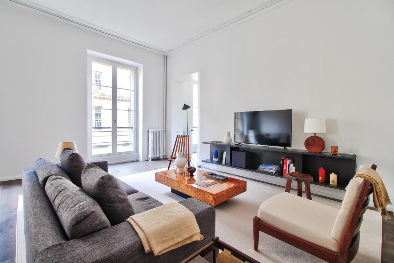 Modern Apt 3bdr/3bath - Louvre Museum/Tuileries 1