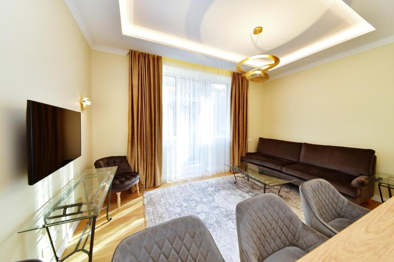 Luxury Central Apartment in Putvinskio Street 1