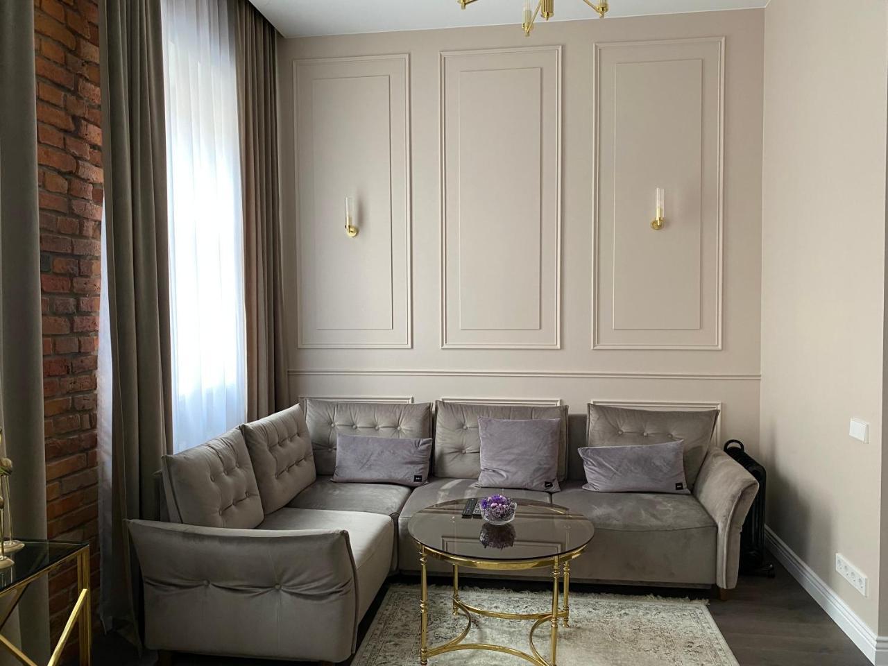 Old Town Apartment 2