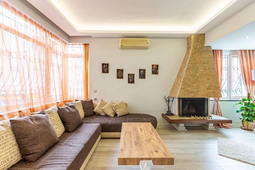 Comfy Flat Near Nisantasi And Taksim in Sisli 1