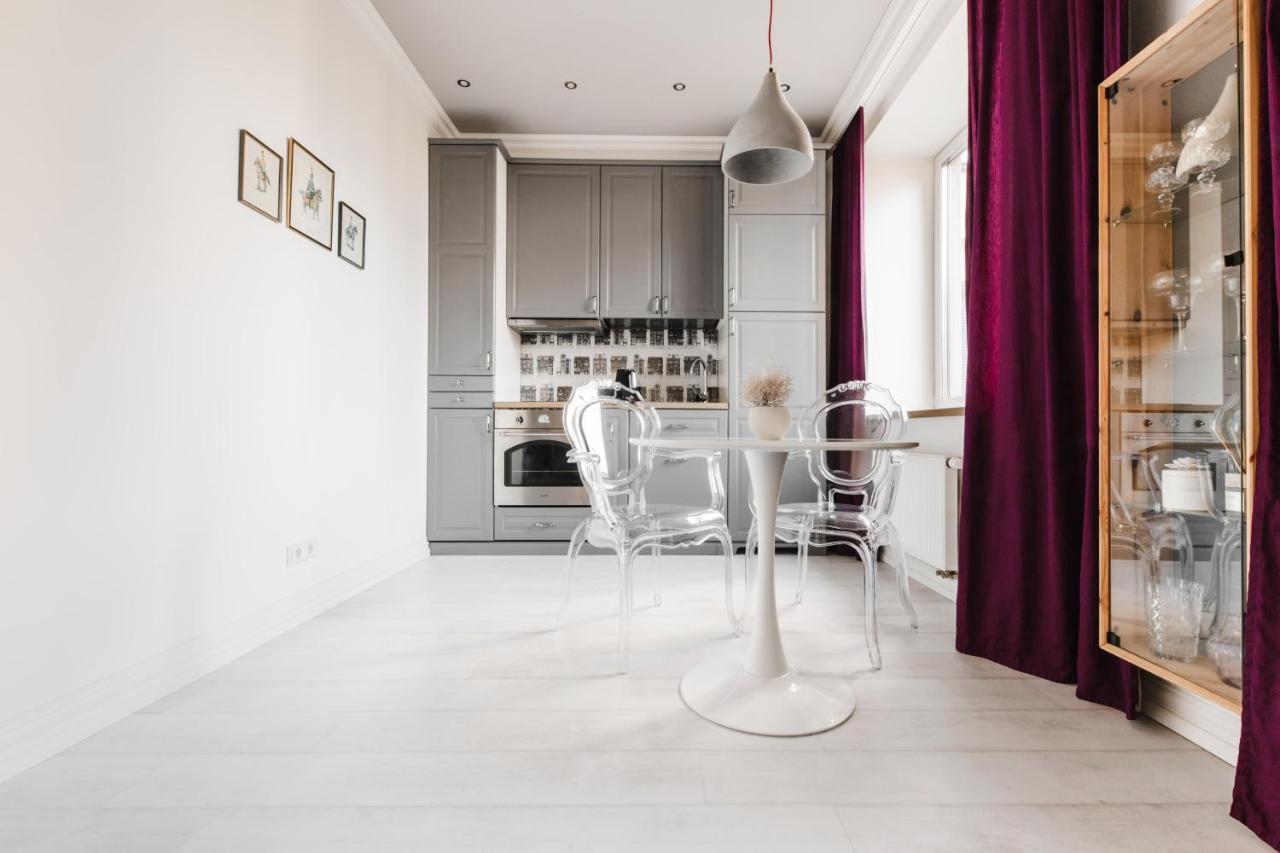 Charming Apartment in Kaunas Old Town by Urban Rent 2