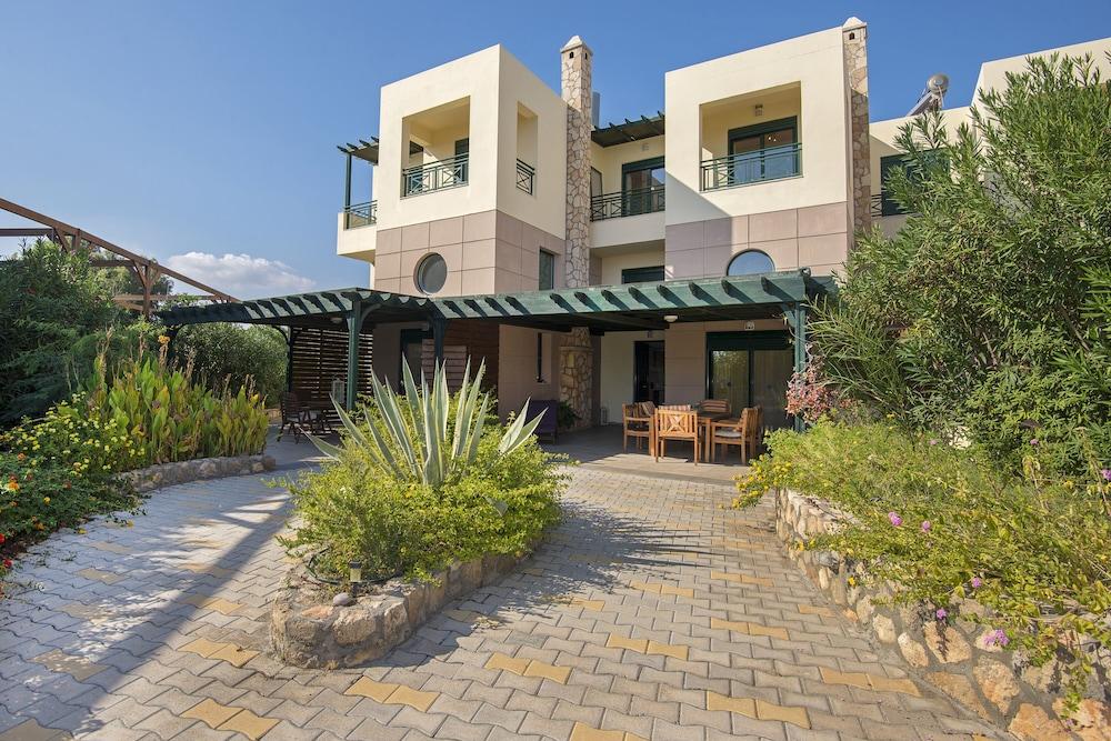 Theretra Kiotari Villas