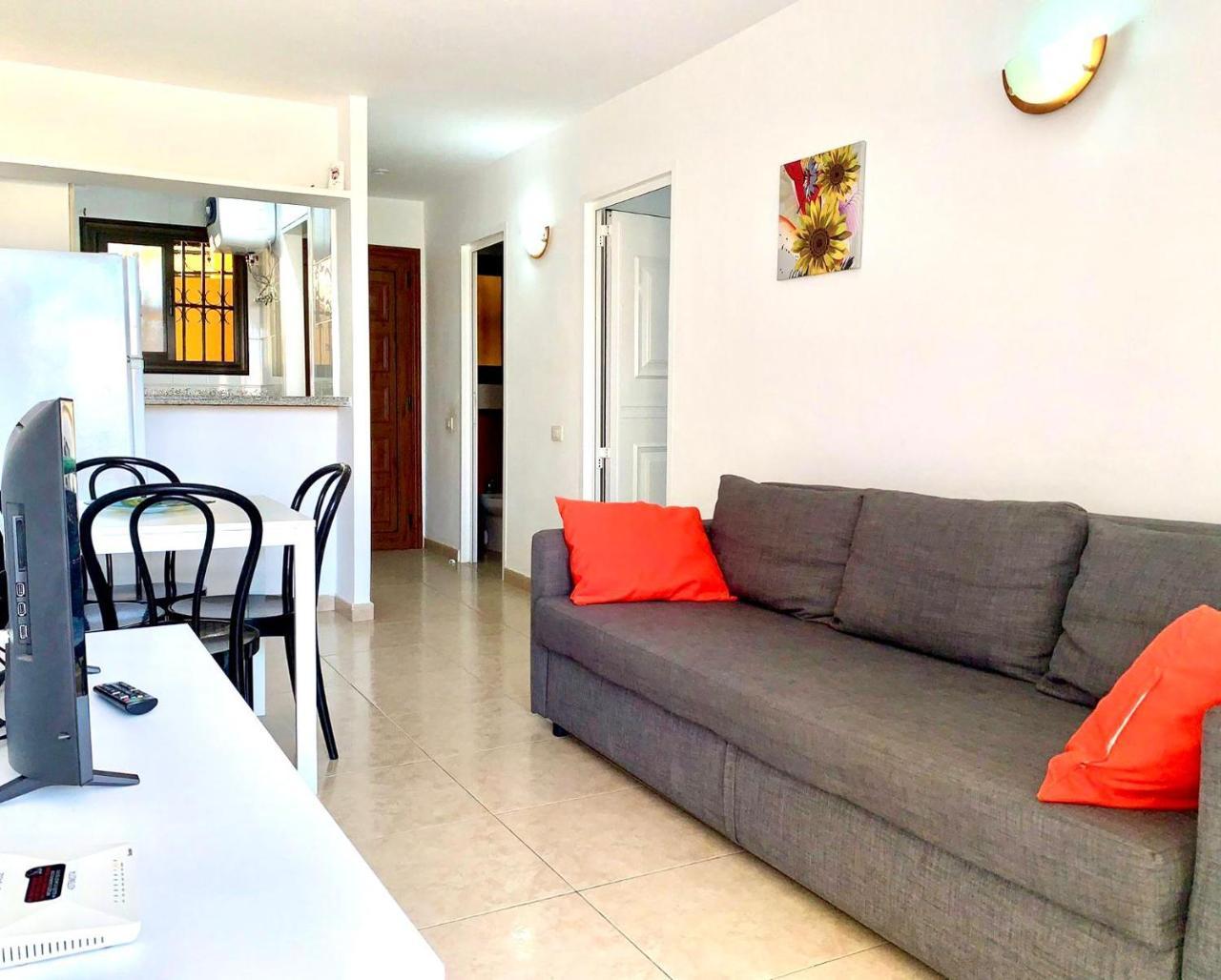 Stay Few Meters To las Vistas Beach. Free Wifi.