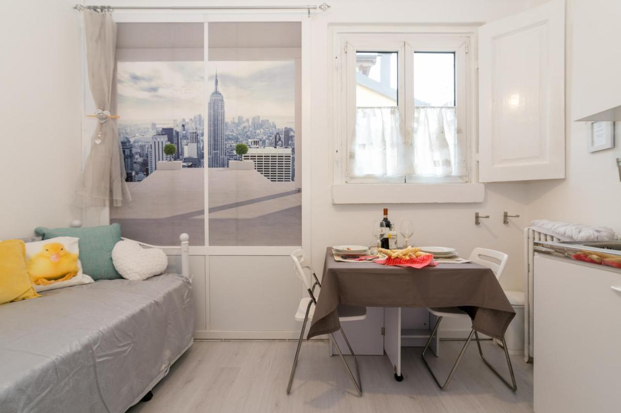 Commenda White Studio (Adults Only) 2