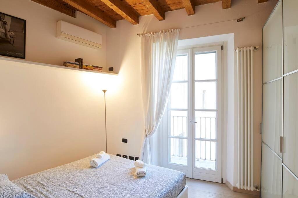 Crocetta Modern Flat 2