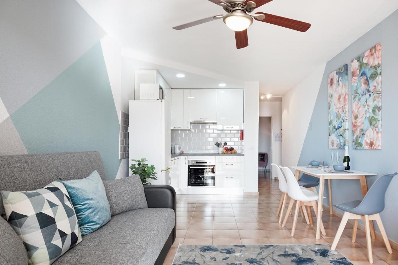 Great View, Heated Pool, Cool Design - Castle Harbour in Los Cristianos (Adults Only) 2