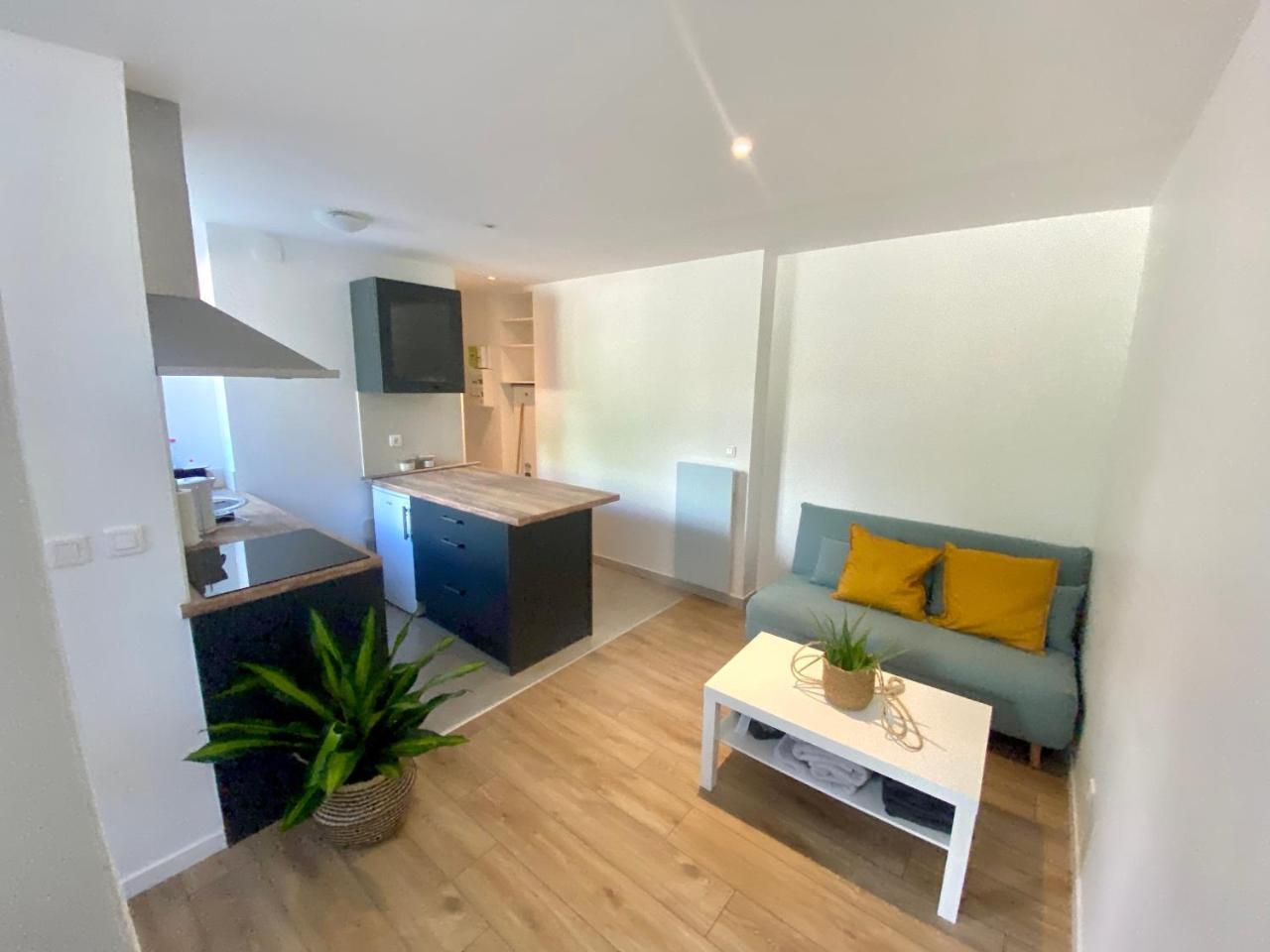 Home Sweet Home Batignolles