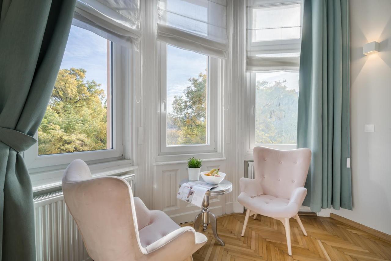 The City Block Apartments