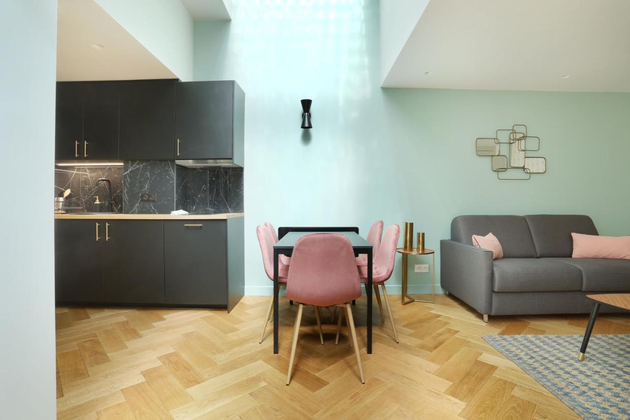 Apartment Center of Paris by Studio Prestige