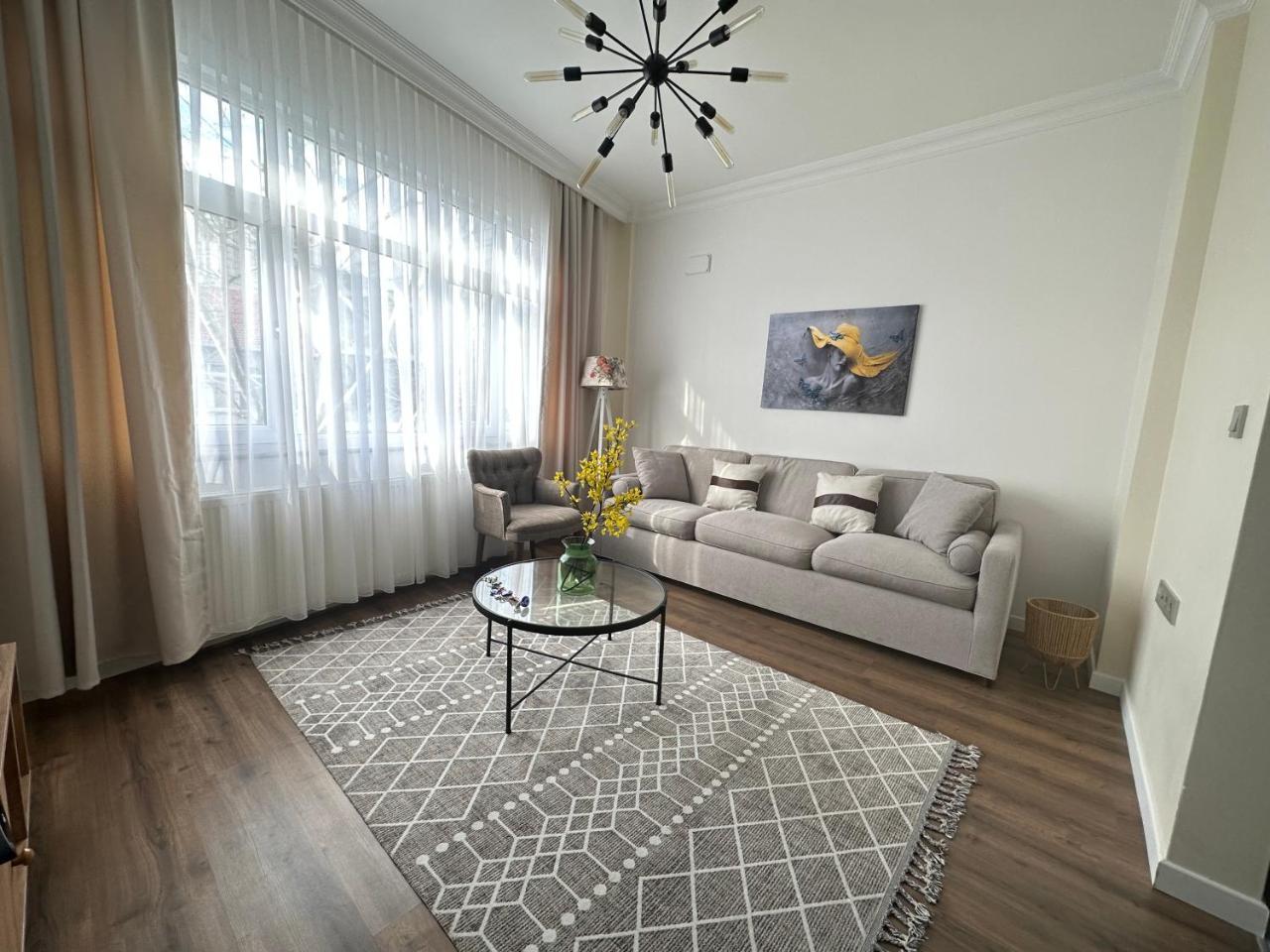 Center of City in Besiktas 2 Plus 1 with 2 Bathroom And 3 Air Conditioner