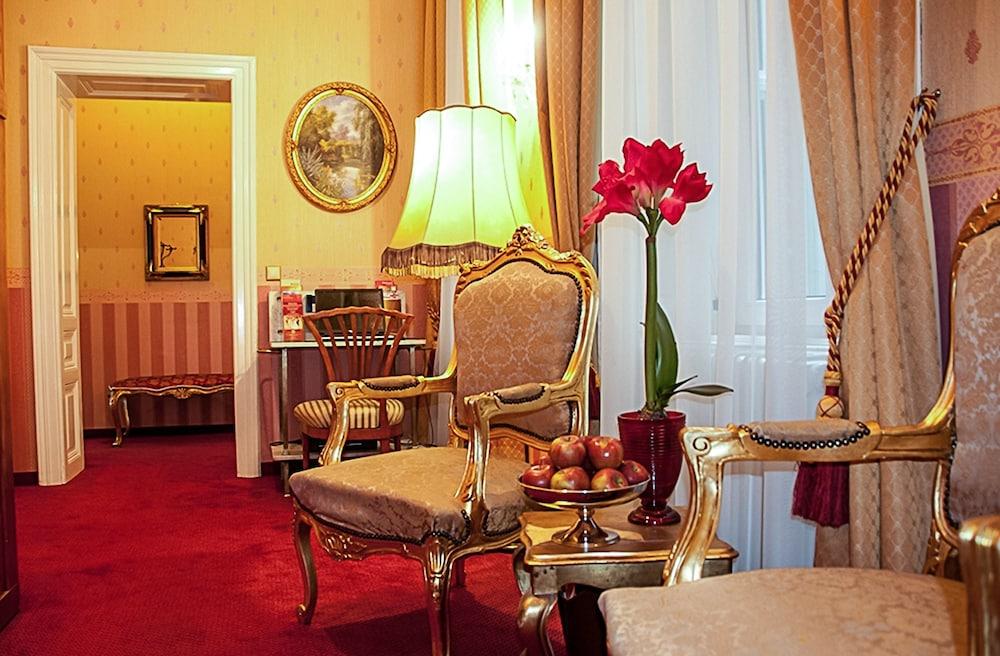Opera Suites Vienna 1