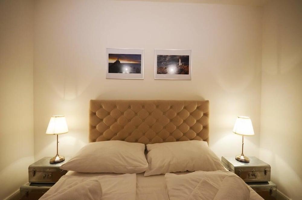 The Opera City Center Suite 2