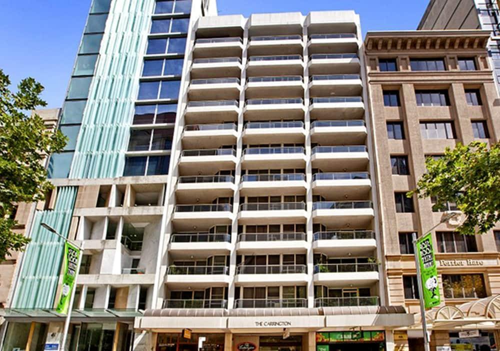 Sydney CBD 2 Bedroom Apartment with Balcony