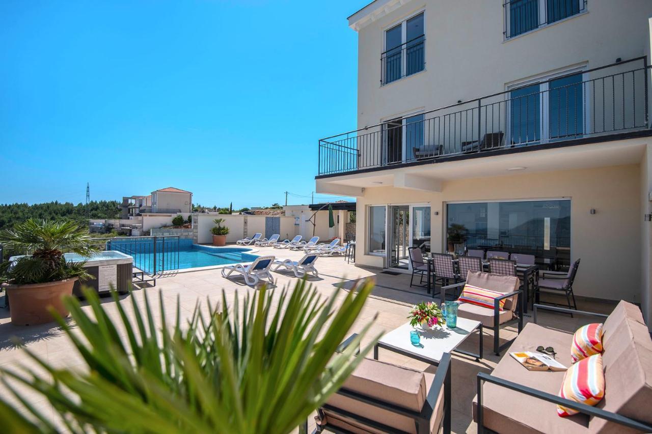 Luxury Villa Olive with Pool And Jacuzzi Near Dubrovnik 1