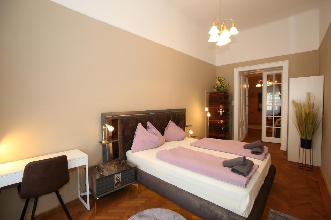 Apartments Vienna Opera 1