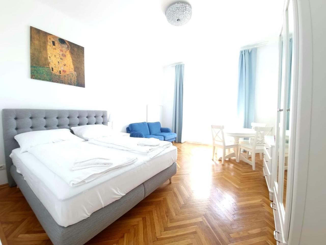 Herzlich Willkommen - Kuss Die Hand 3 1