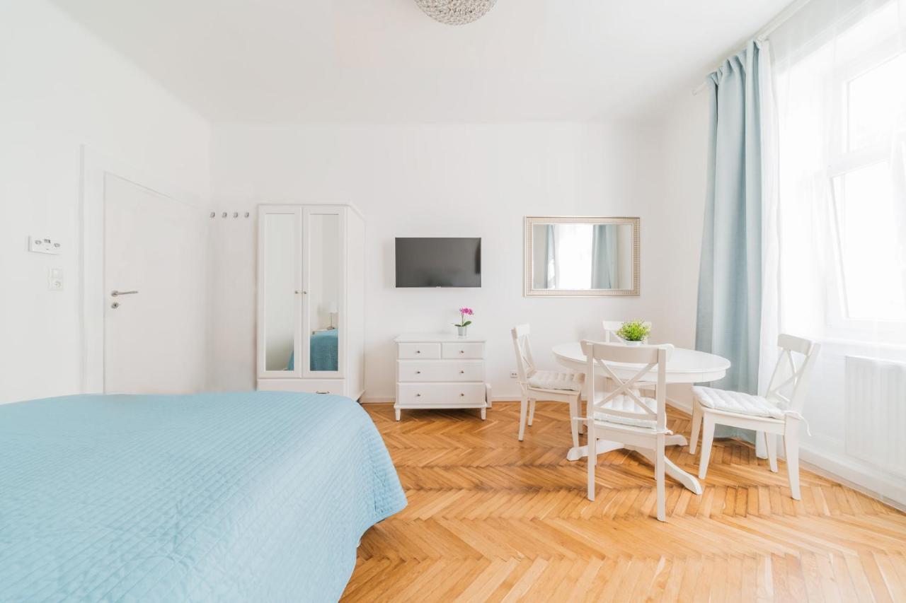 Herzlich Willkommen - Kuss Die Hand 2 1