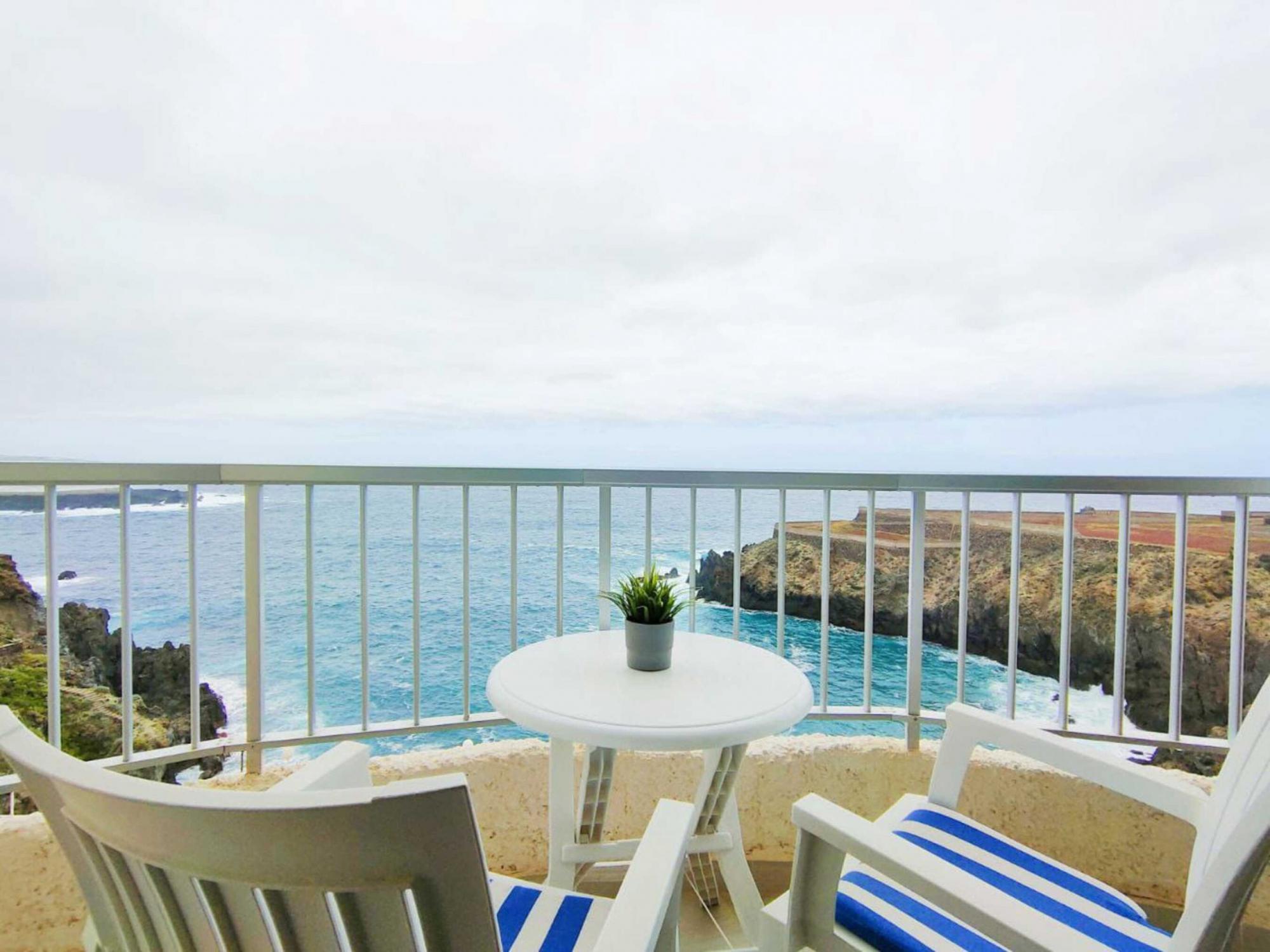 Studio with Wonderful Ocean View And Wifi 1