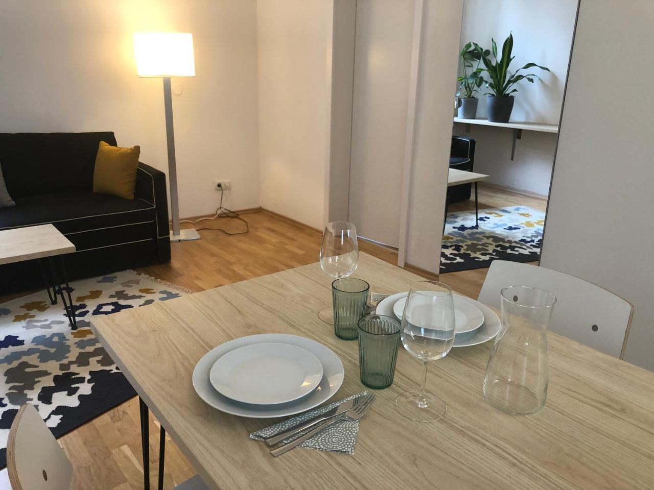 2 Zimmer Apartment Mit Terrasse! Schonbrunn-Nahe 2