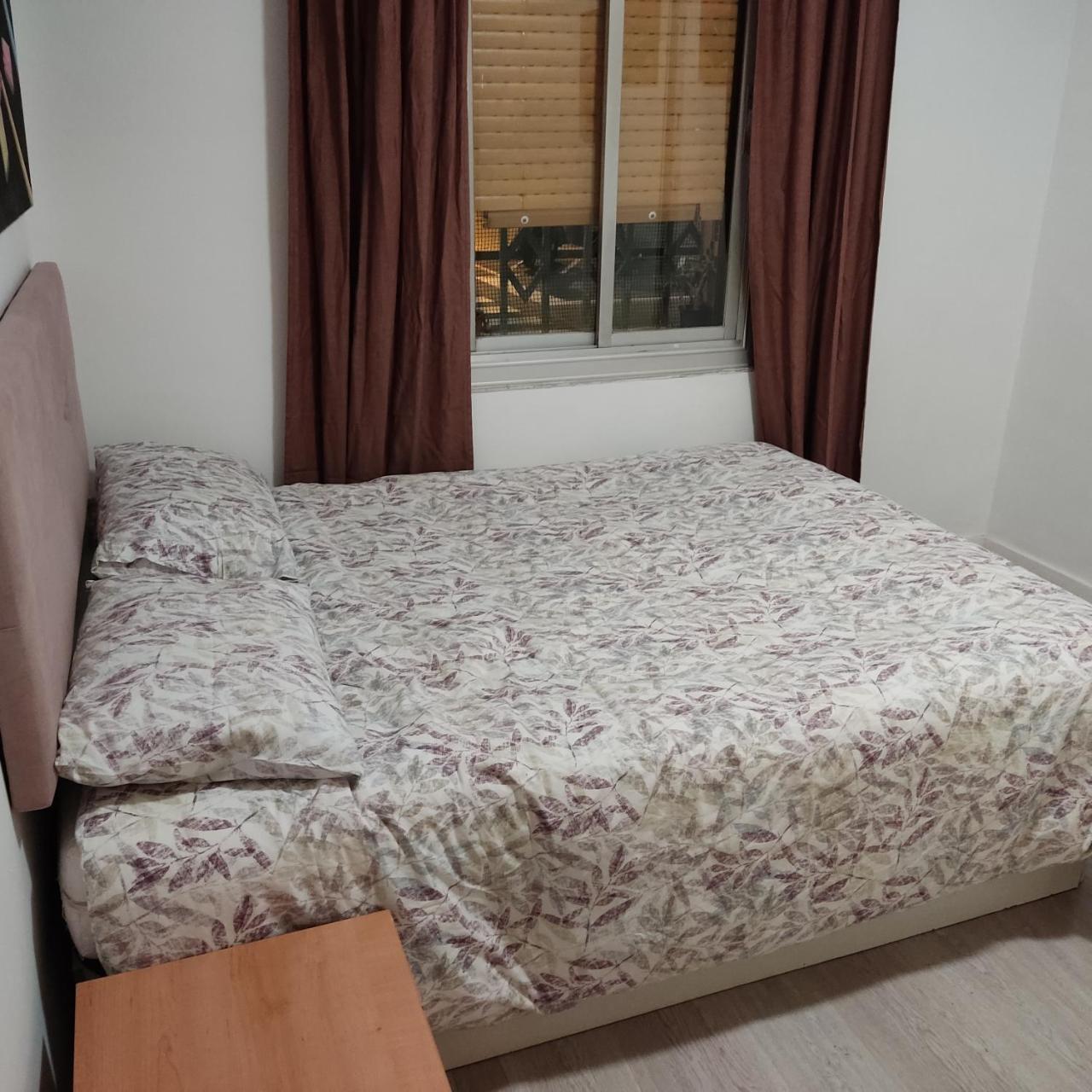 Casa Nou Con 2 Gatos Bano Compartido Y Sin Cocina