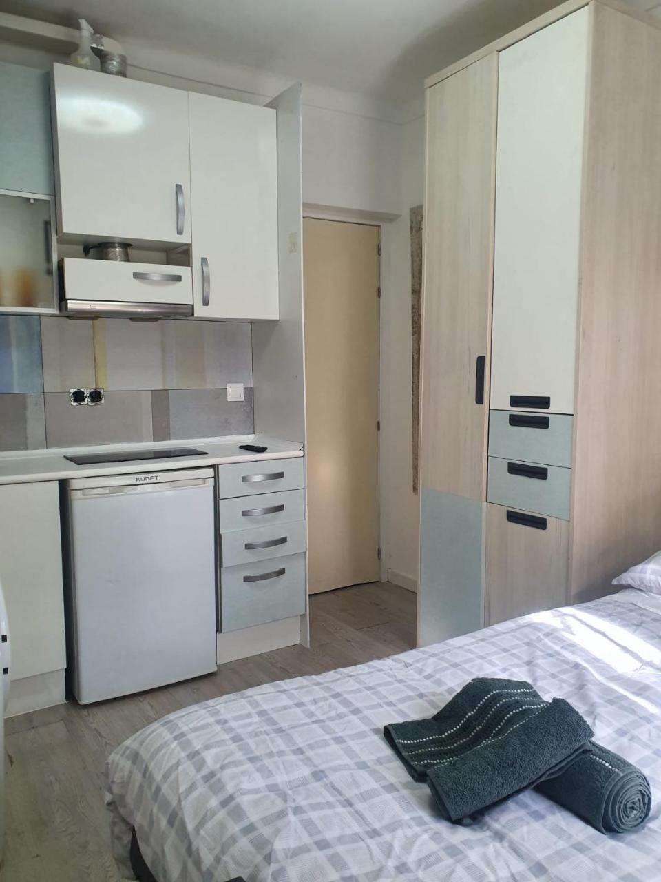 Loft Estudio Dentro de la Comunidad Tiene Dos Gatos En la Casa