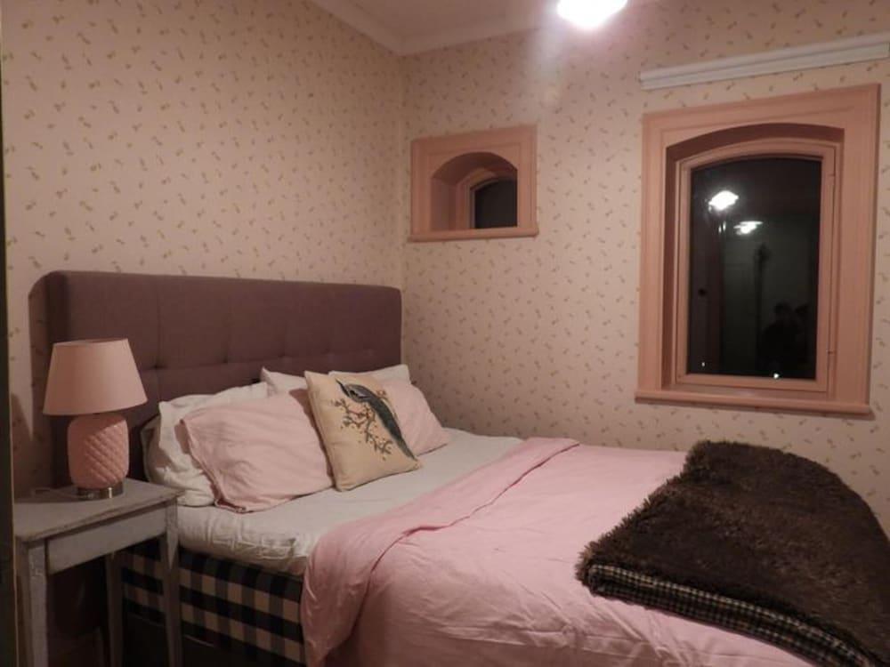 Exclusive 3- Bed Regal Apartment! 2