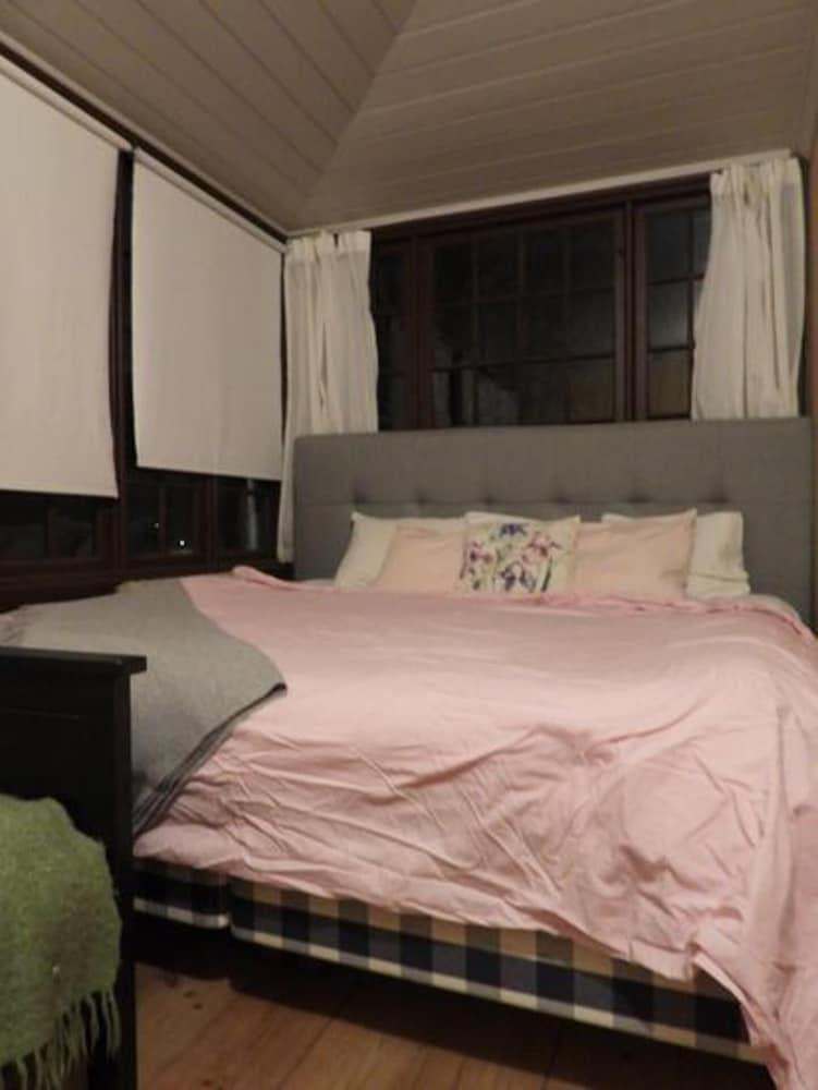 Exclusive 3- Bed Regal Apartment! 1