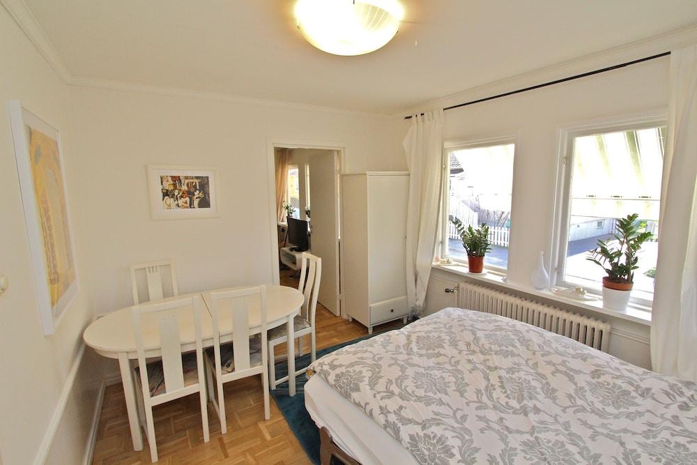 The Sundeck-A Romantic Apt in Tallkrogen 2