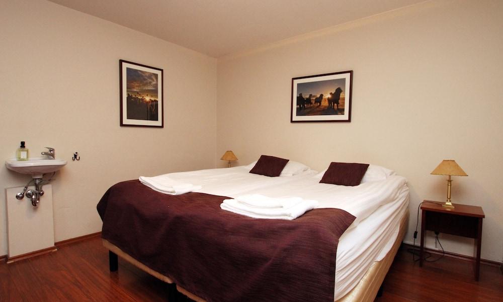 Grai Hundurinn Guesthouse 2