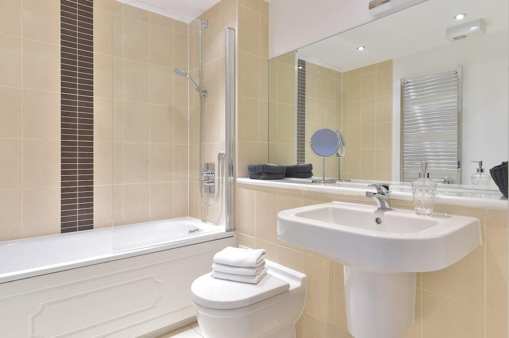 Tower Bridge Apartments 2