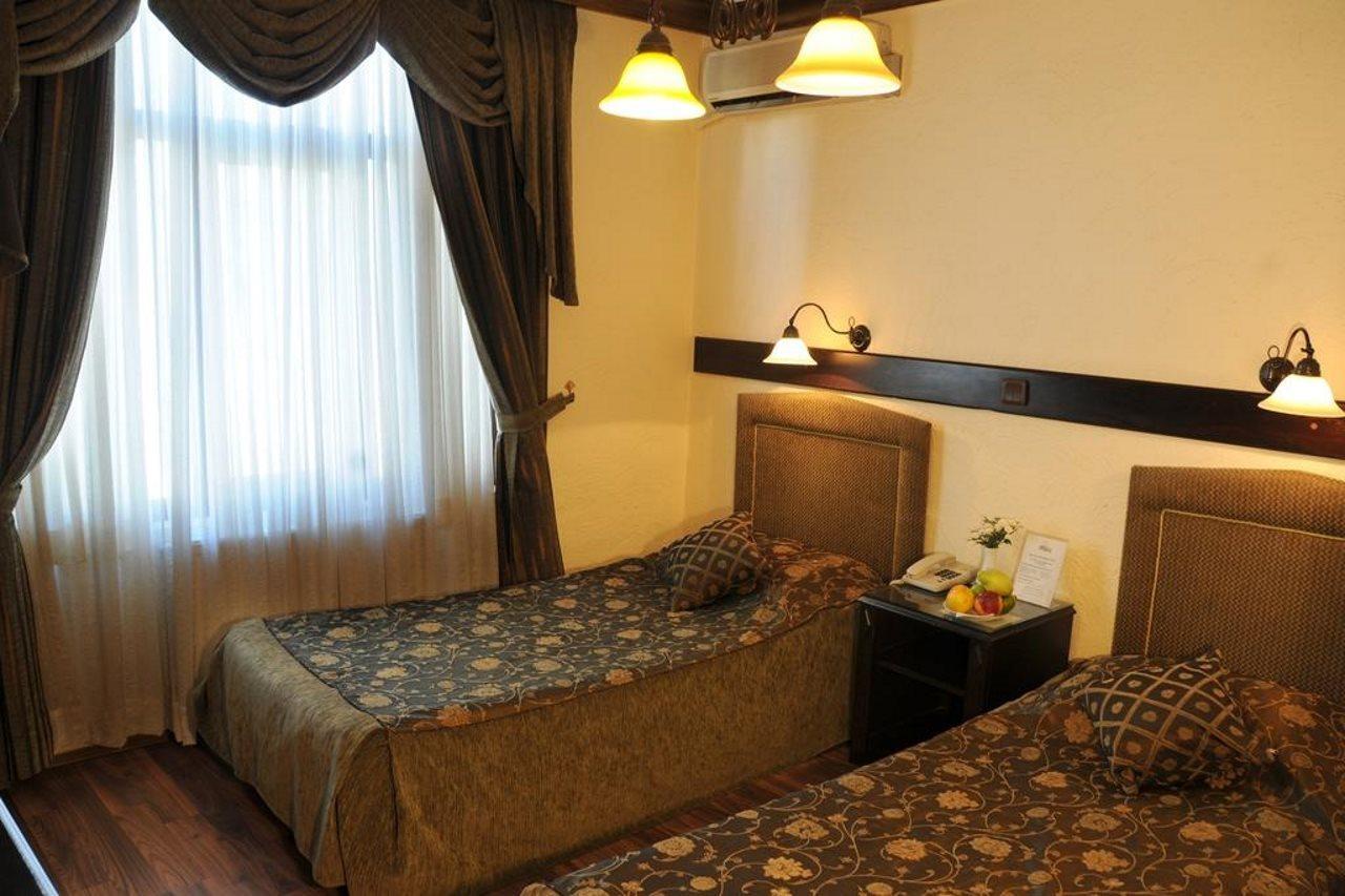 Hotel Megara Palace 1