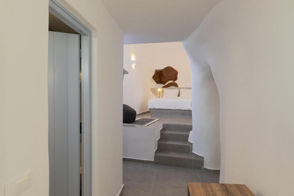 Ammoudi Sunset Cave Santorini 2