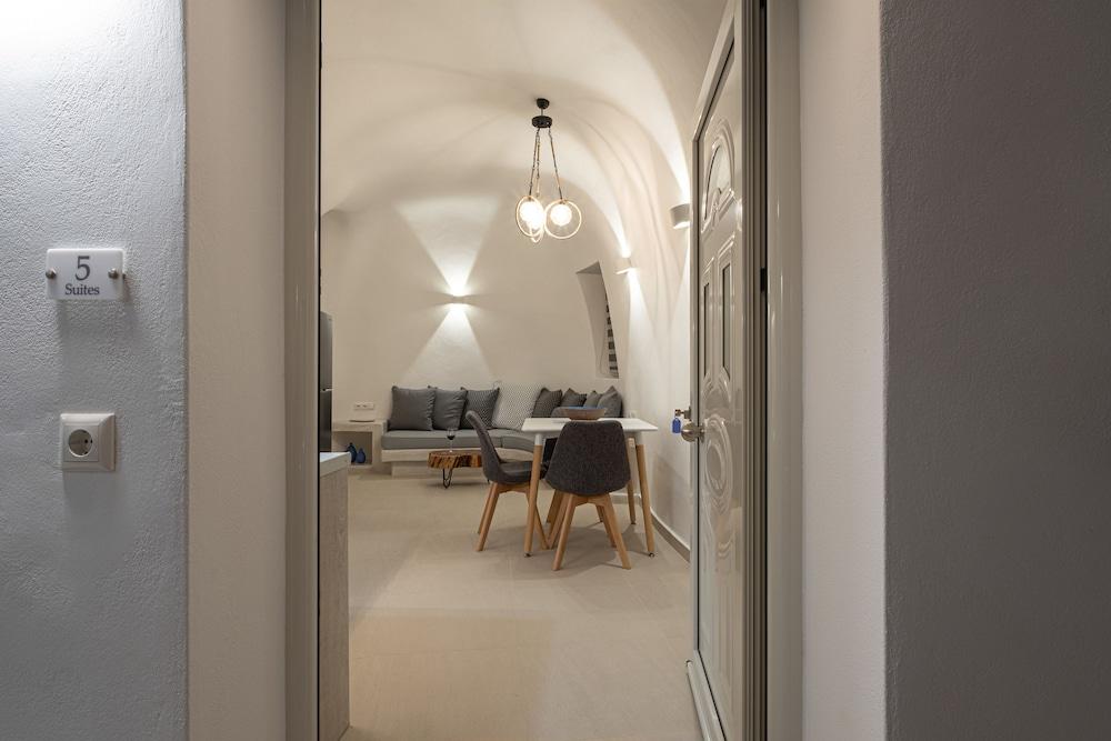 Santoterra Antigua Suites 2