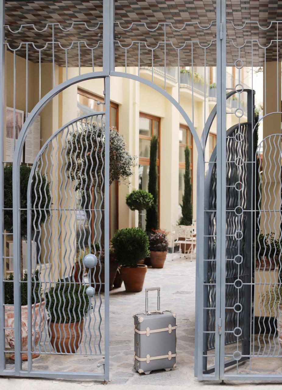 Ecole St. Pierre Hotel