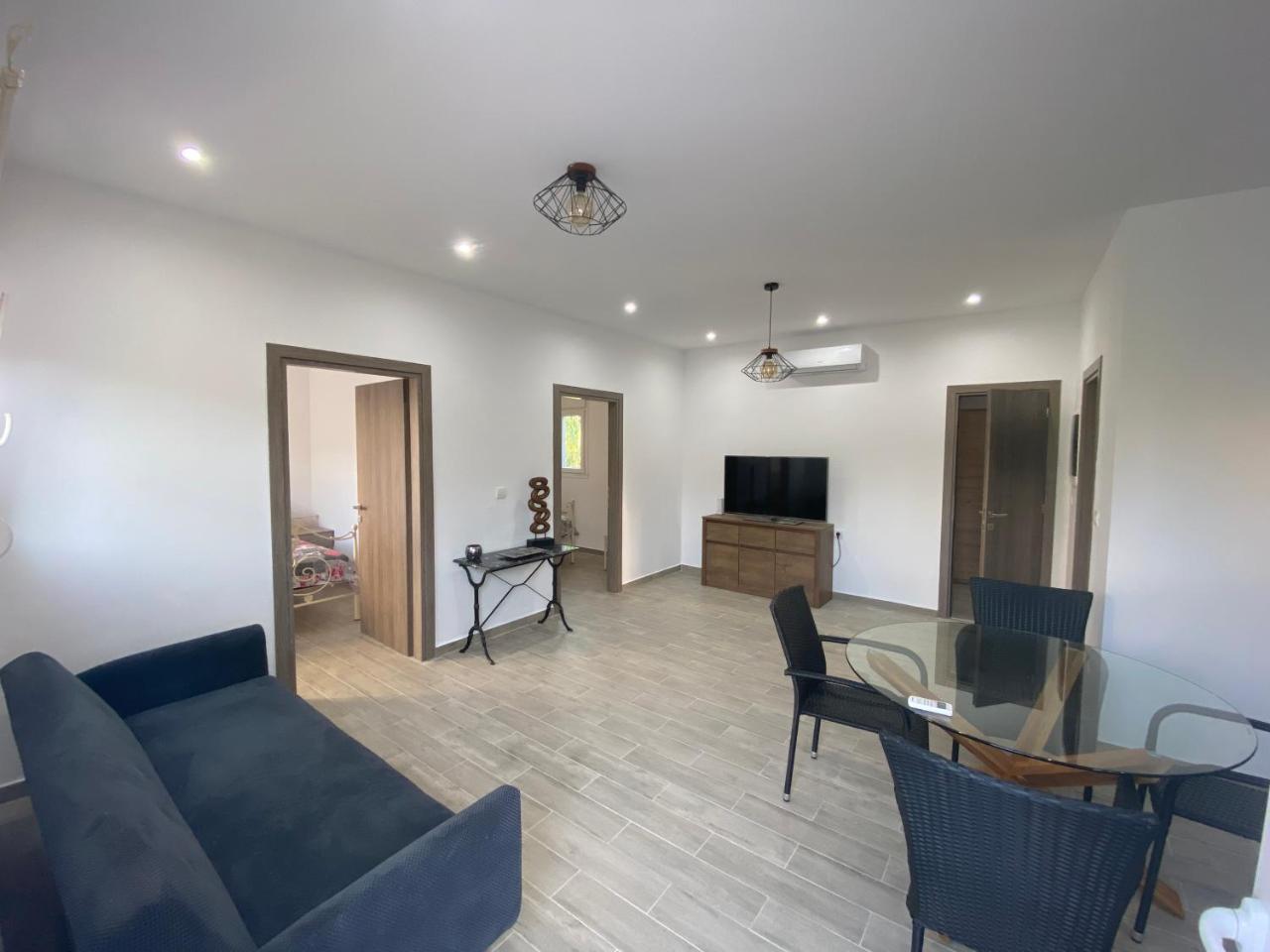 Casa Nikolou Stegna 1