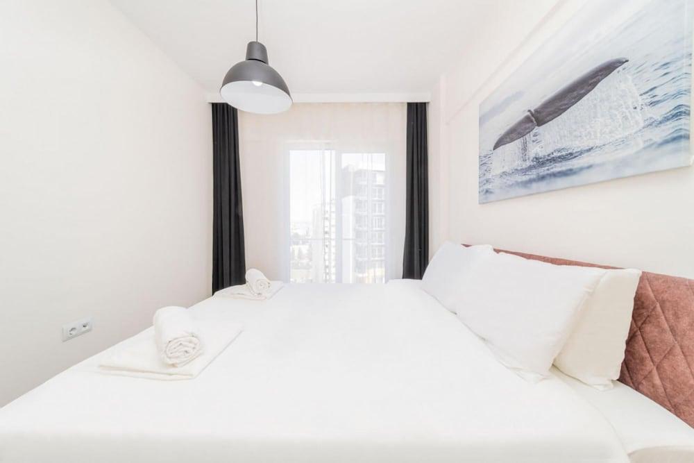 Superb Flat with Shared Pool in Kepez