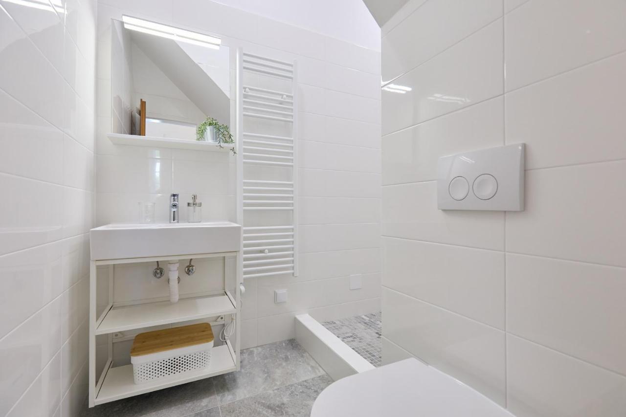 Hedera Estate, Hedera A30 1