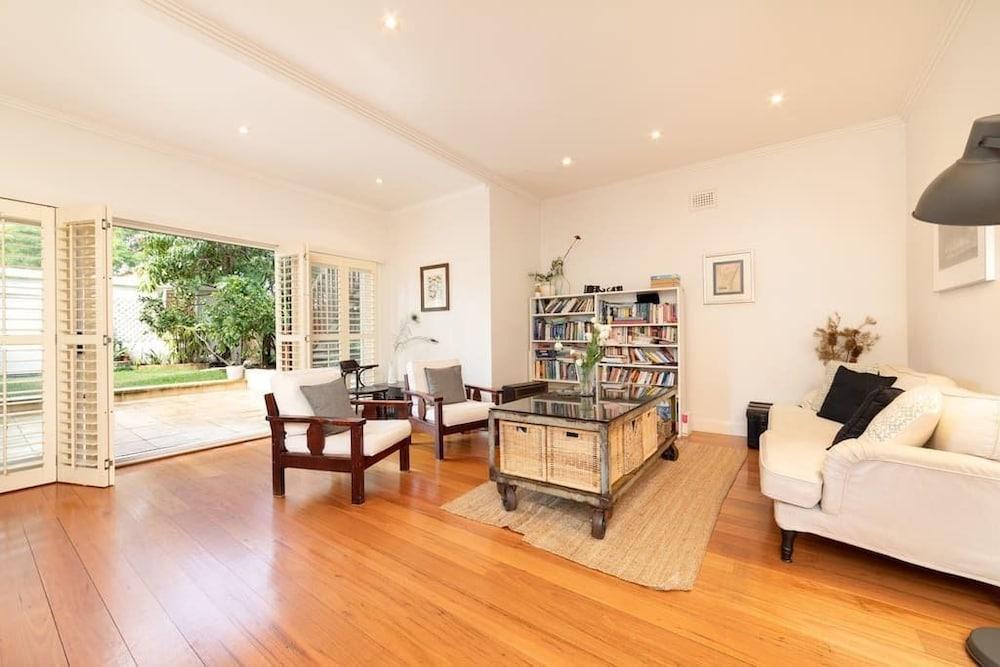 Wonderful Family Home H406